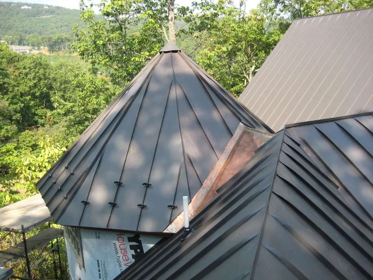 Professional Roof Tarp Installation by Craftsman Roofing in Skinnerville